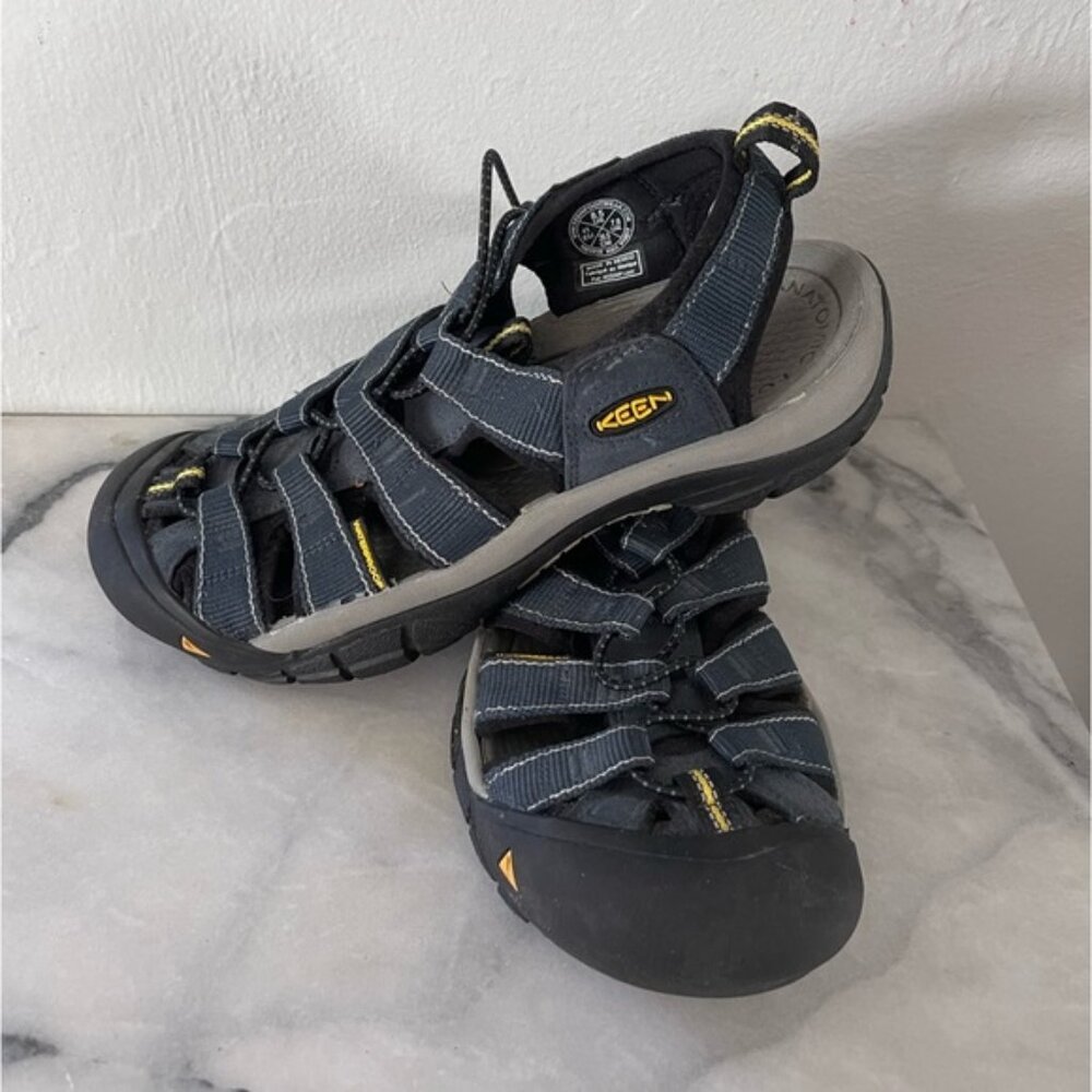 Keen Newport H2 Sandals Men's Size 8.5 Dark Blue Navy Water Shoes Waterproof EUC